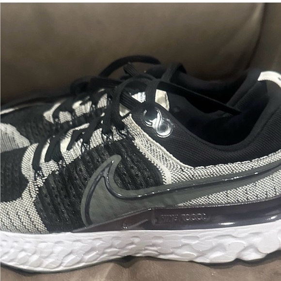 Nike React Infinity 2 Running Shoes 10.5 (Custom Nike ID) - Picture 3 of 6